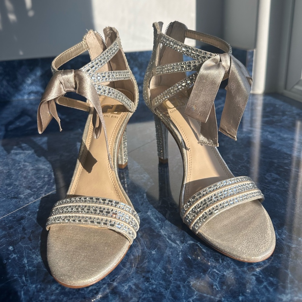 Gianni Bini heels size 7